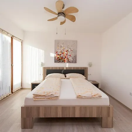 A1 Cozy Apt W Big Garden 2 Balconies & Grill Apartamento