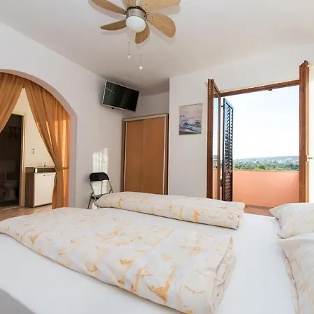 A1 Cozy Apt W Big Garden 2 Balconies & Grill Apartamento